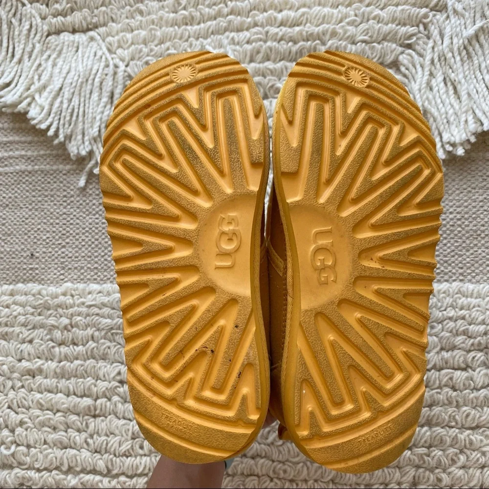 UGG girls' amber yellow Neumel II ankle boots 4